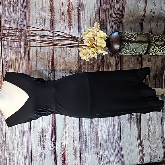 NEW i.e. PETITE BLACK LINED SLEEVELESS CICKTAIL DRESS - Picture 2 of 13